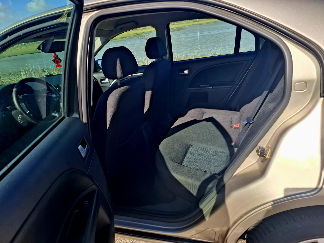 Ford Mondeo Futura 1.8, 2004