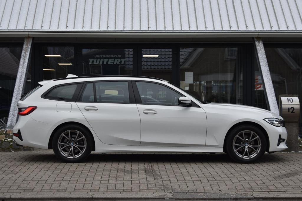 BMW 3-serie touring 318i high executive sport line | trekhaak | apple carpl