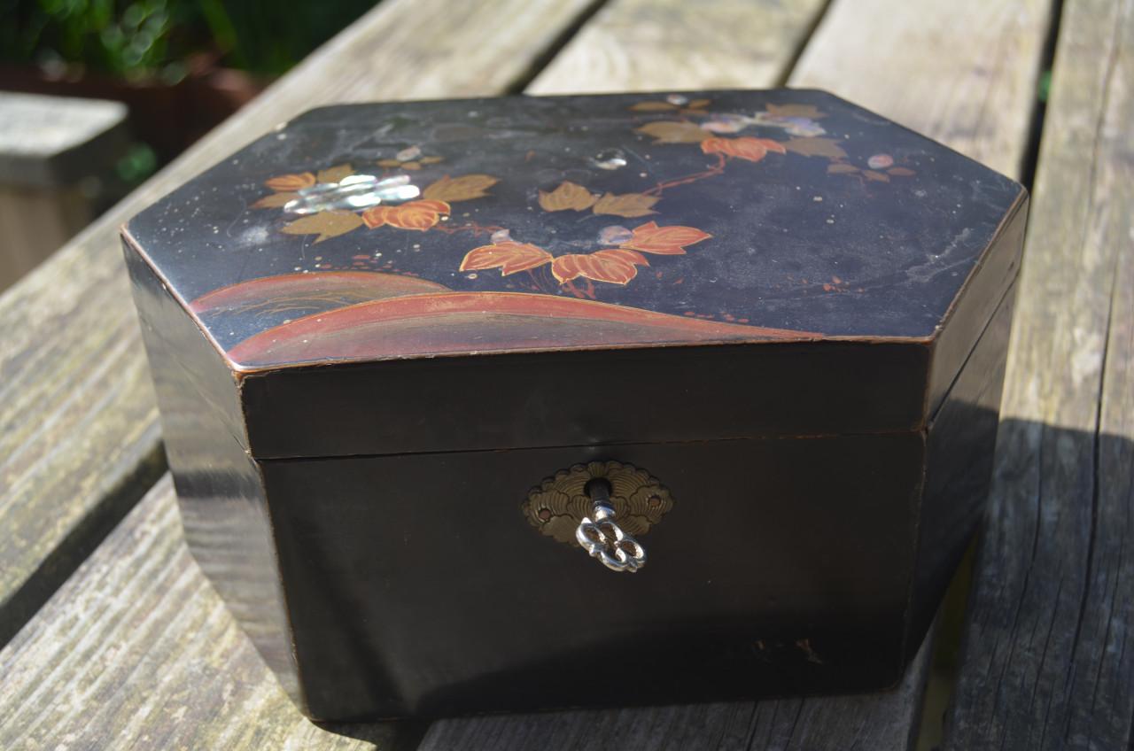 Laque doos zeshoekig