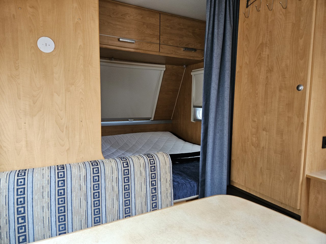 CARAVELAIR ANTARES DE LUXE LICHTGEWICHT CARAVAN MET MOVER!!
