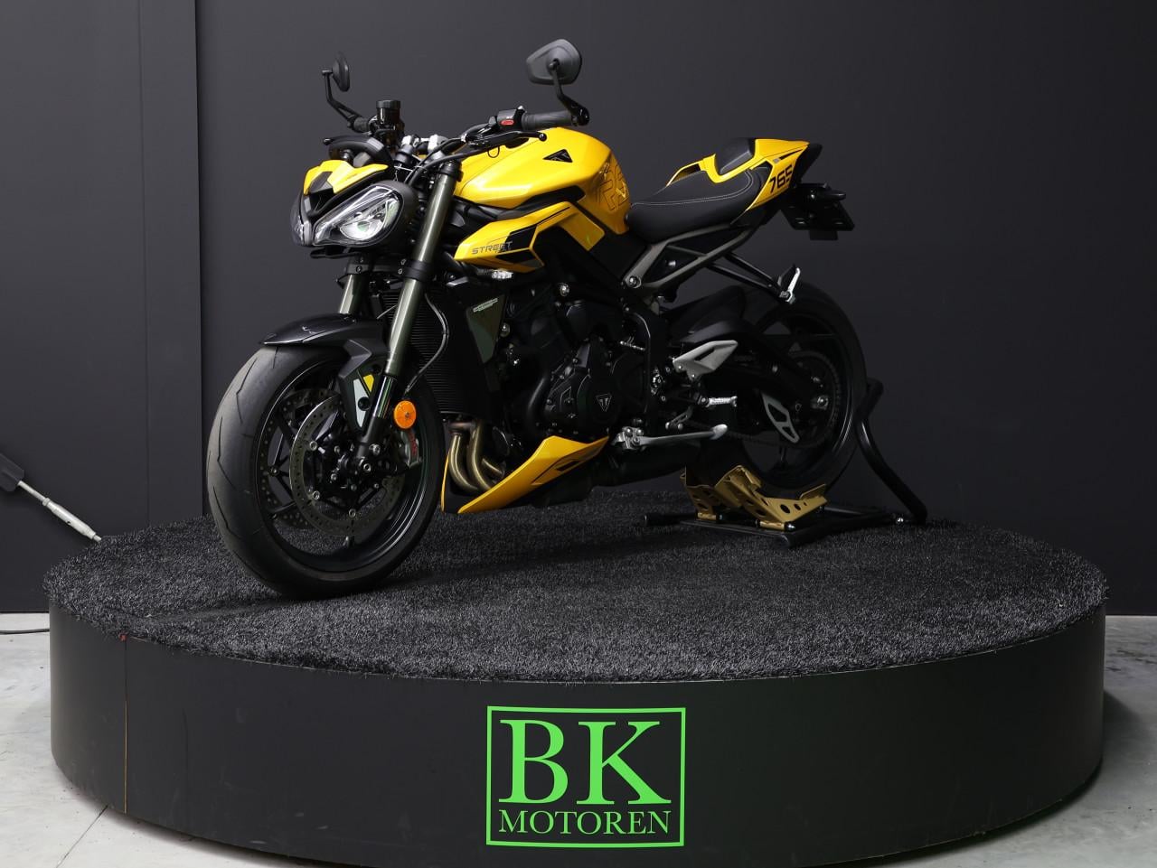 STREET TRIPLE 765 RS | Cosmic Yellow