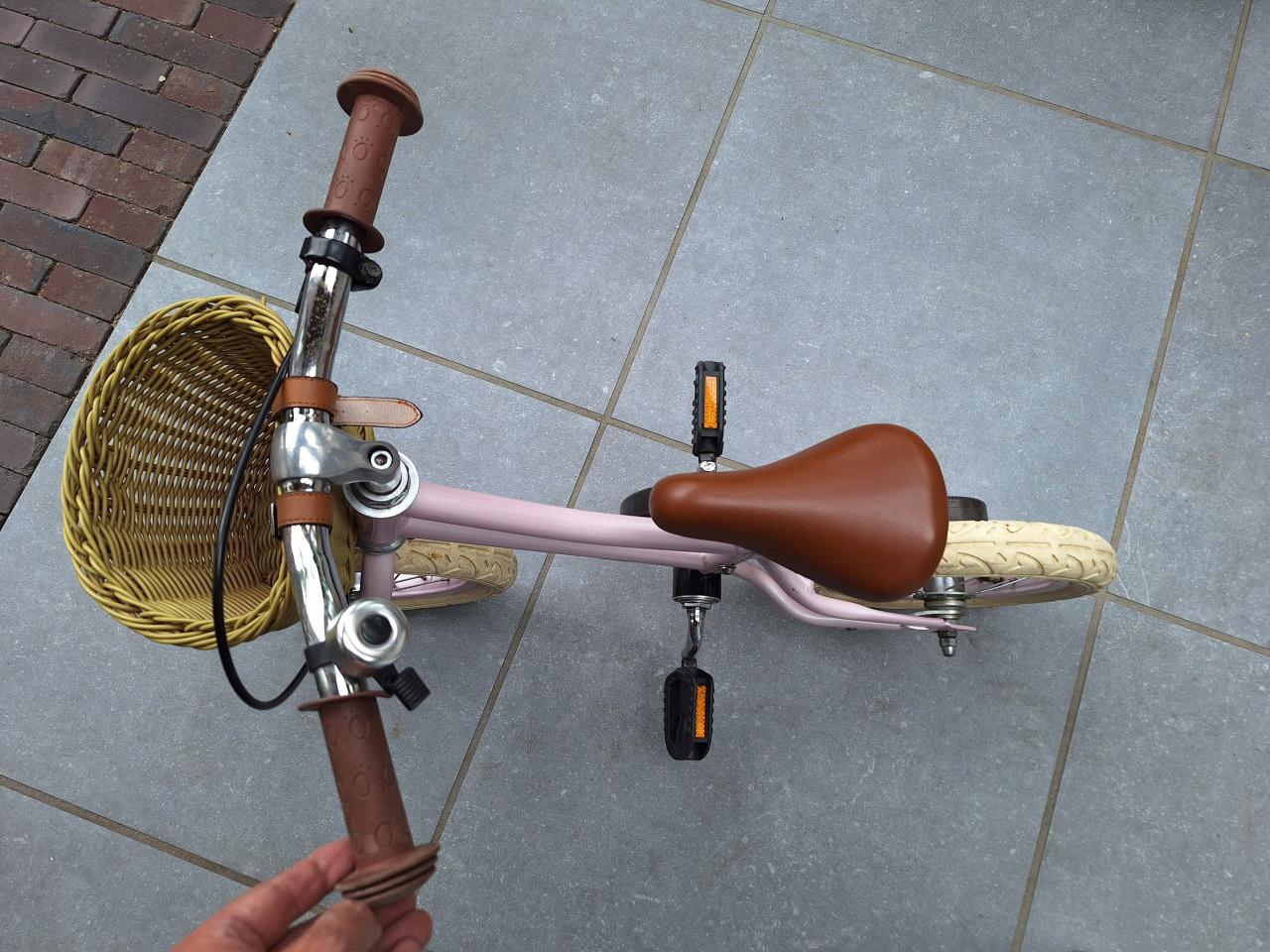 Loopfiets Pelikaan met ombouwset trappers en zijwieltjes