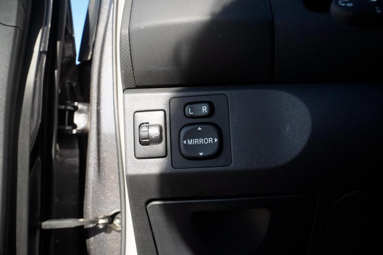 Toyota YARIS 1.3 VVTI SOL MMT/ Leder / Trekhaak / Automaat / Cruise control