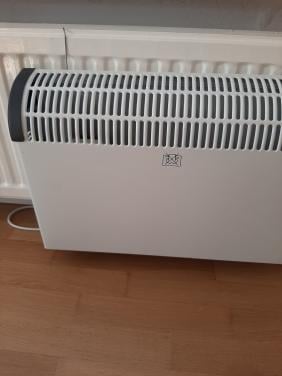 Gevraagd: plastic voetjes voor electrische convectorkachel