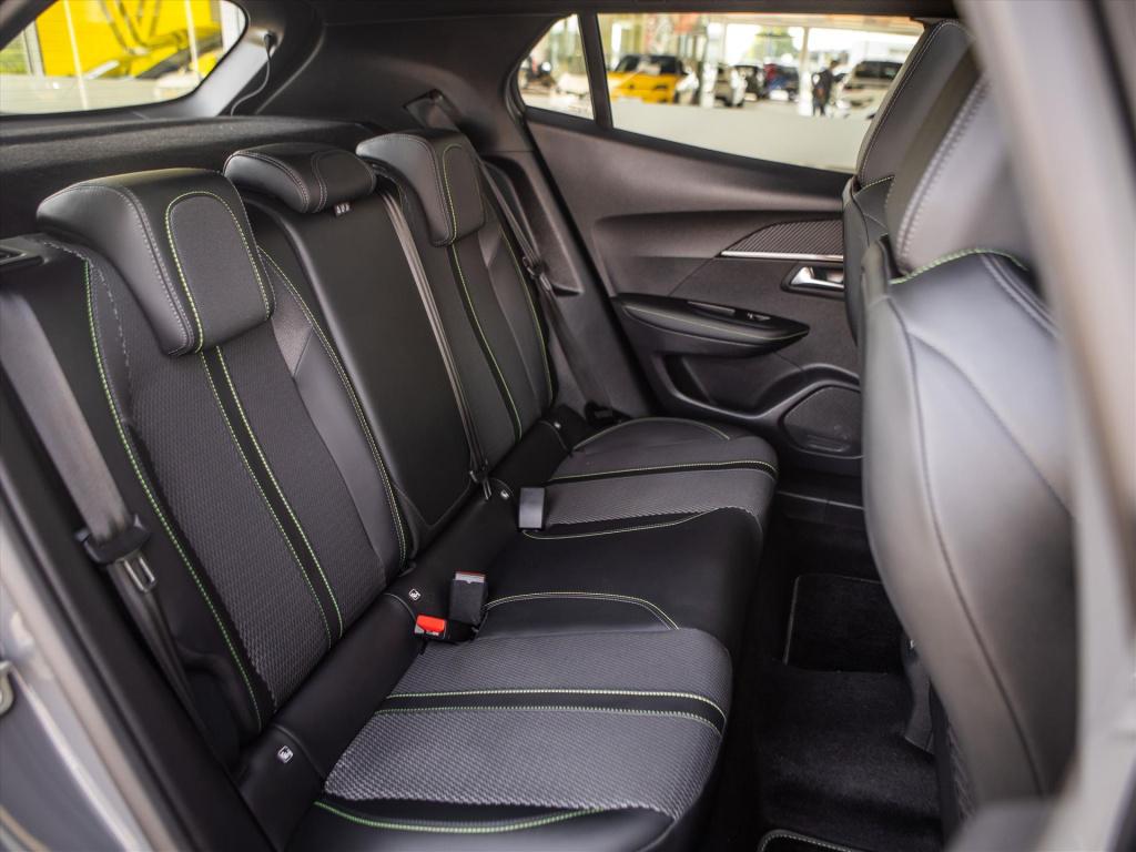 Peugeot 2008 1.2 hybrid 136pk e-dcs6 gt automaat | panoramadak | camera | n