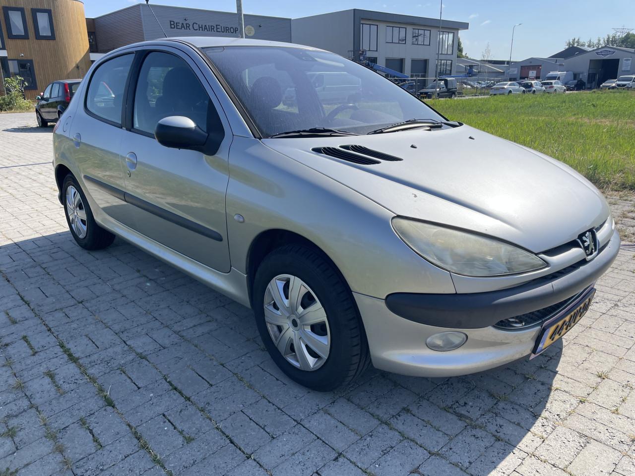 Peugeot 206 1.6 xs automaat 82000km