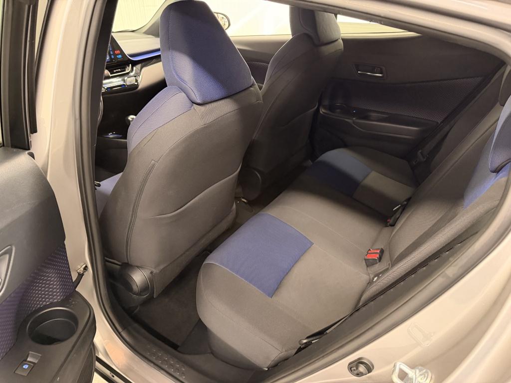 Toyota C-hr 1.8 hybrid bi-tone plus