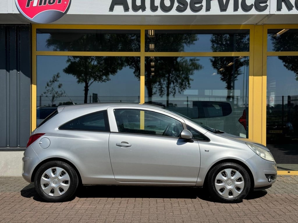 Opel Corsa 1.4-16v enjoy