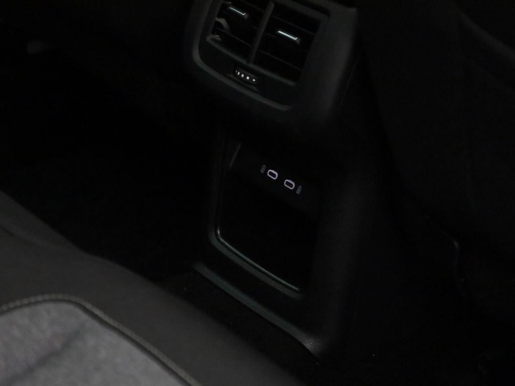 Seat Ateca 1.5 tsi style business intense | panoramadak | navigatie | apple