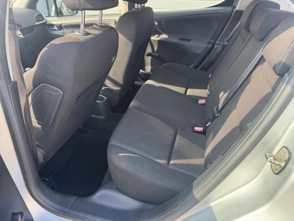 Peugeot 207 1.4-16v xr/130.000/vol jaar apk/airco/carplay