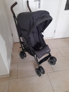 Koelstra buggy (in goede nette staat )
