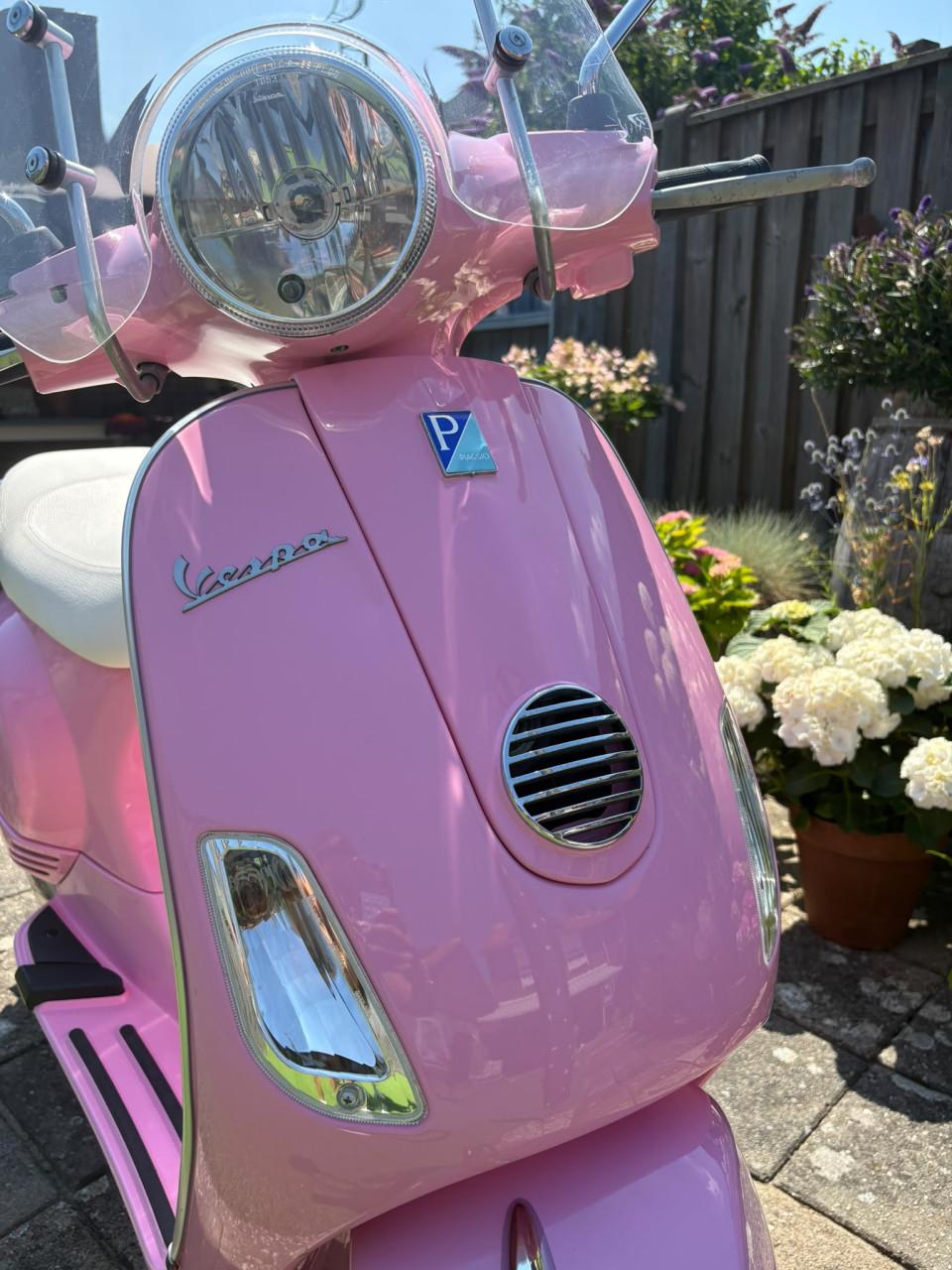 🌸 Vespa LX 50 2-takt – zeldzame roze uitvoering