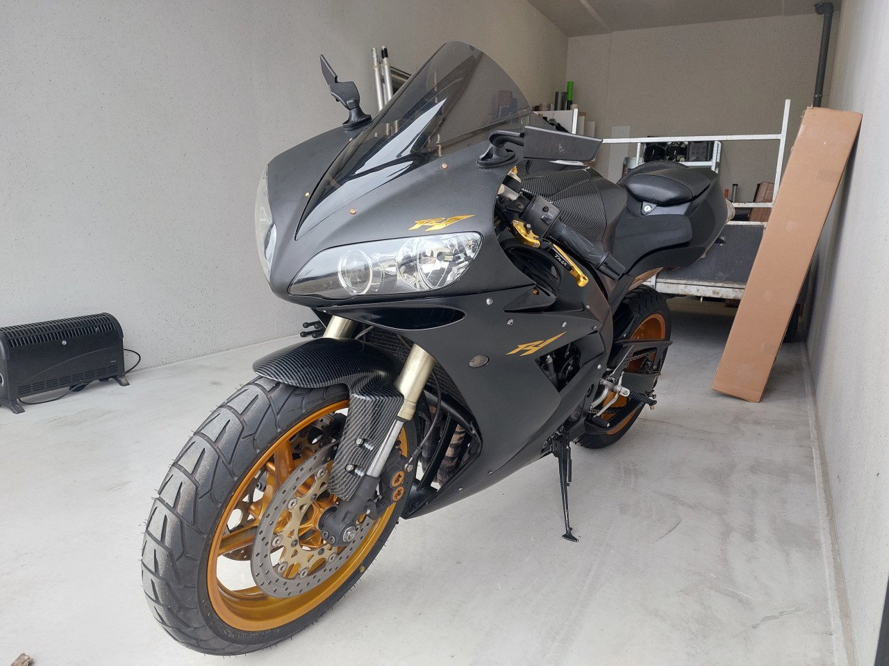 Yamaha r1
