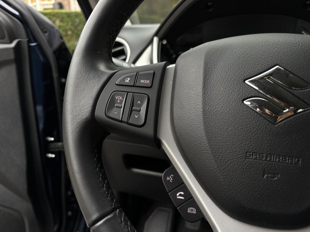 Suzuki Vitara 1.4 boosterjet style smart hybrid