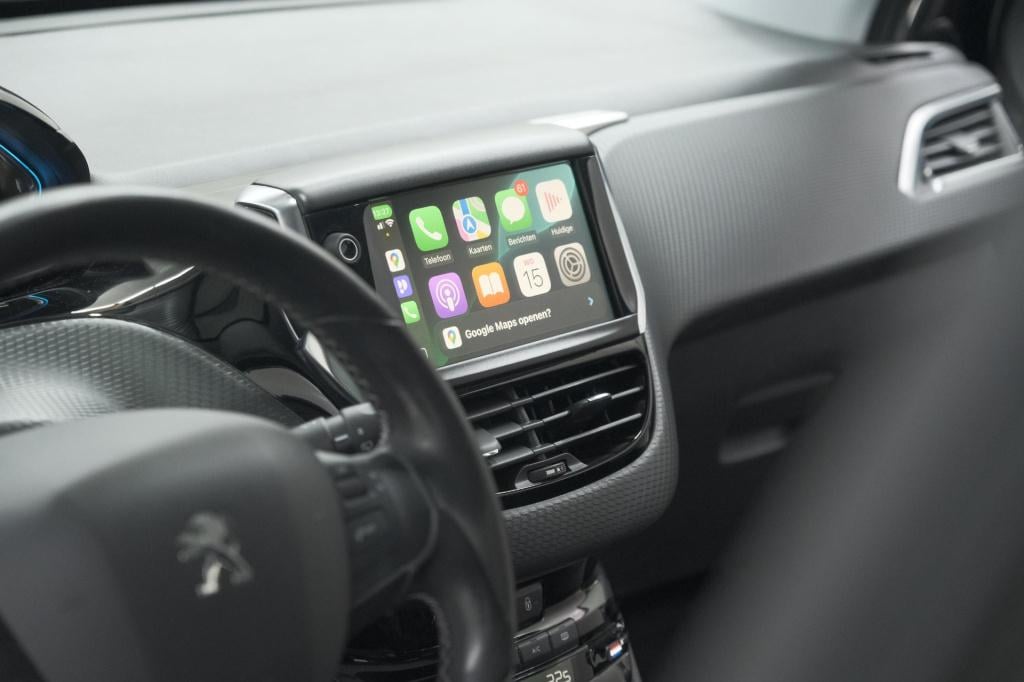 Peugeot 2008 puretech 110 allure | panoramadak | navigatie | camera | parke