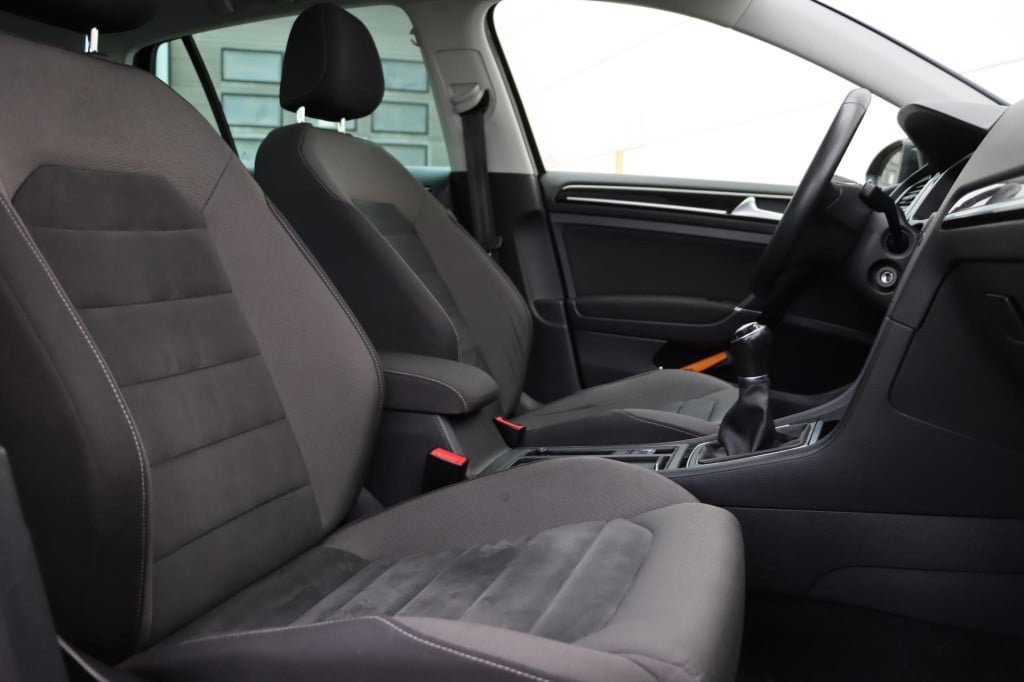 Volkswagen Golf 1.6 tdi highline r-line