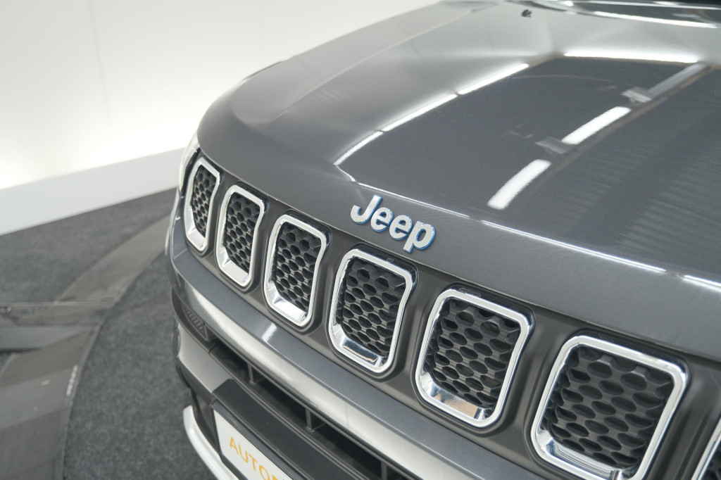 Jeep Compass 4xe 190 plug-in hybrid electric night eagle | camera | apple c