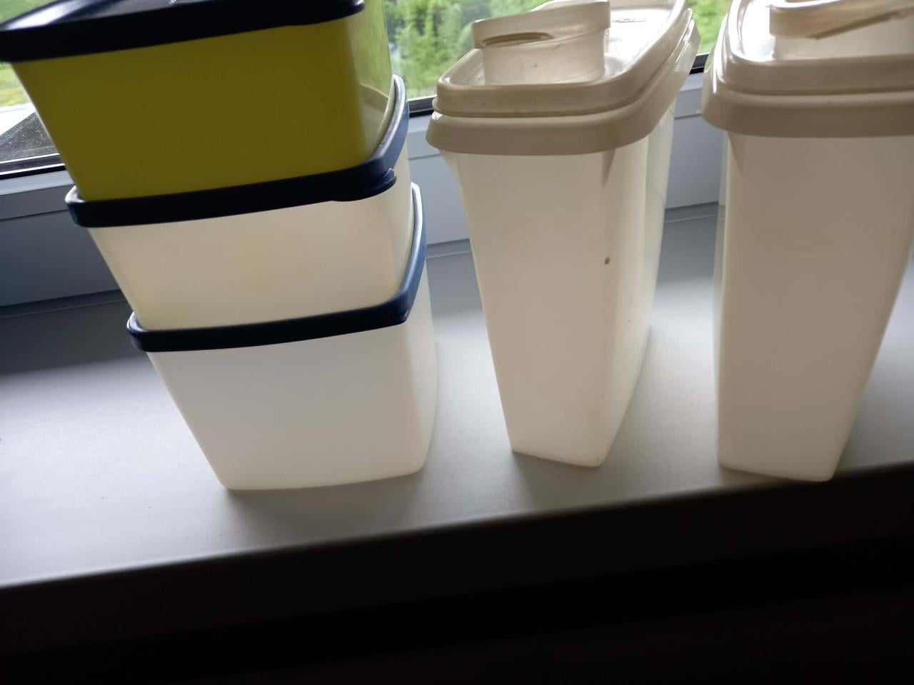 Tupperware bewaarbakjes en voorraadbussen