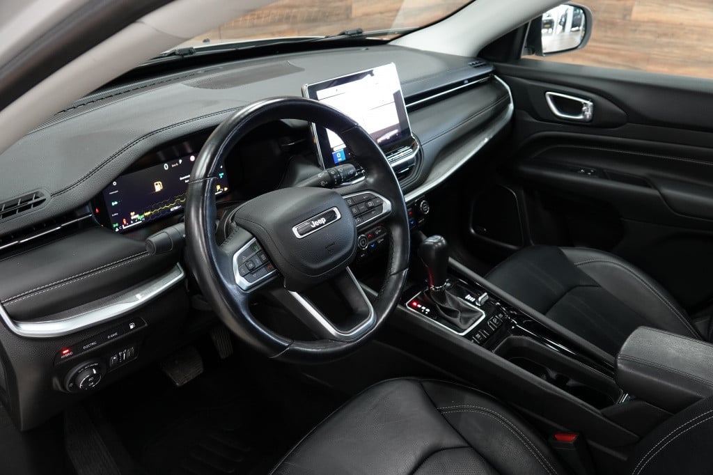 Jeep Compass 4xe 240 | pano | acc | led | 360' camera |