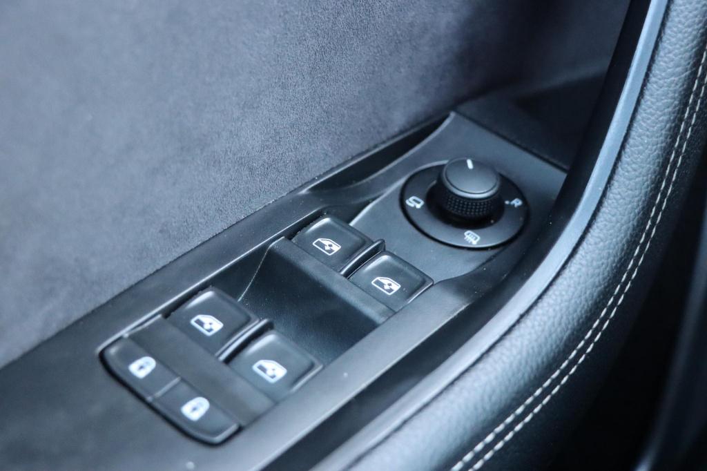 Skoda Superb combi 1.4 tsi iv sportline business 218pk dsg6