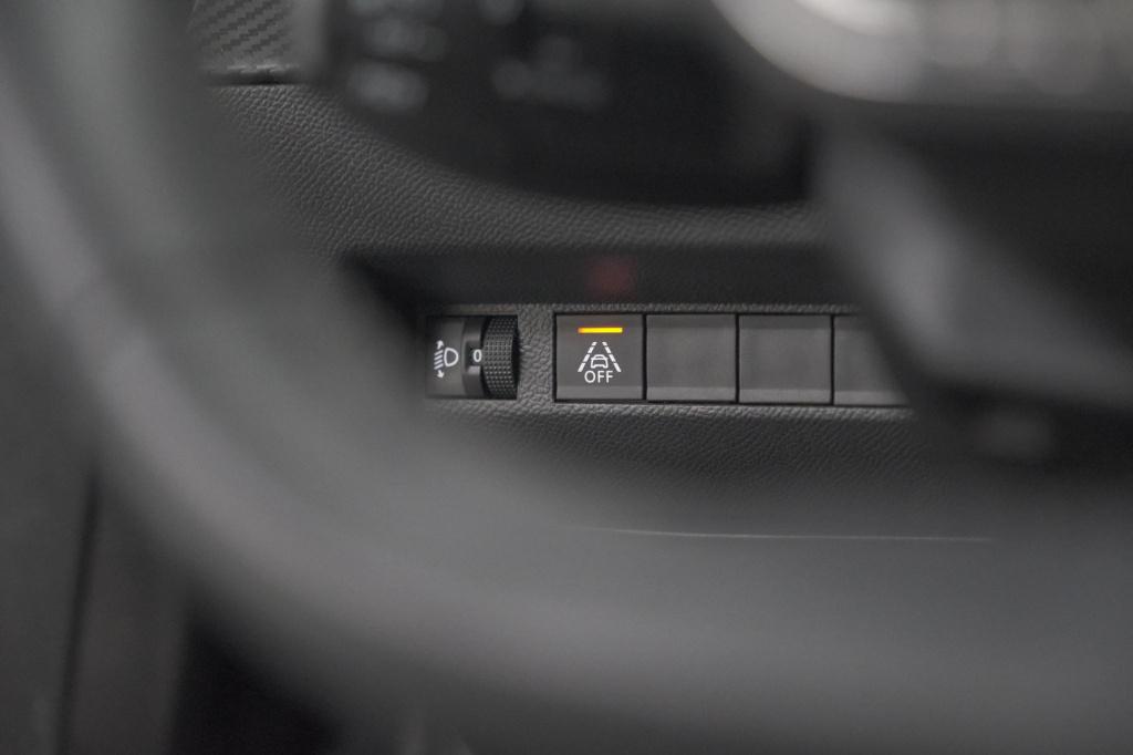 Peugeot 208 puretech 100 allure pack | parkeersensoren | apple carplay | st