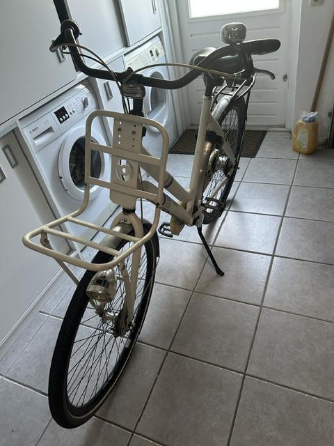 Mooie witte damesfiets 7 versnellingen