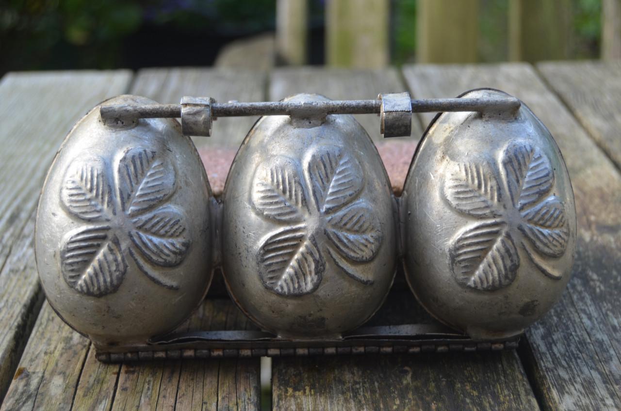 3 Antieke sets mallen voor chocolade eieren