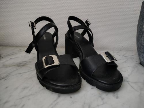 Zwarte sandalen met blokhak, maat 40