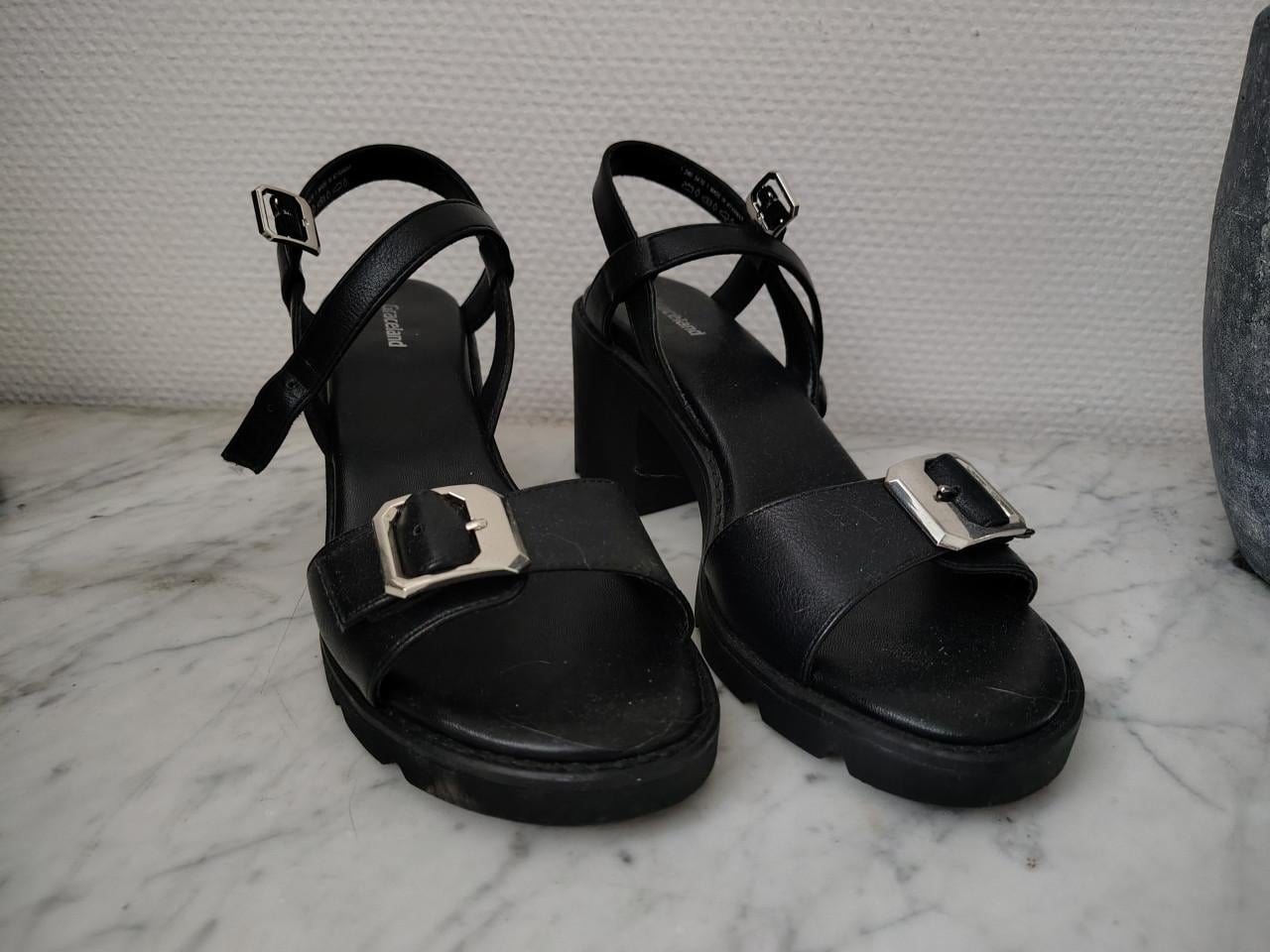 Zwarte sandalen met blokhak, maat 40