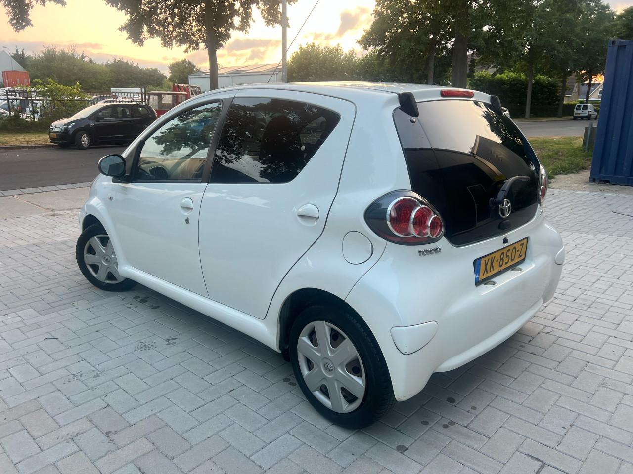 Toyota Aygo 1.0-12V Navigator 160.039KM