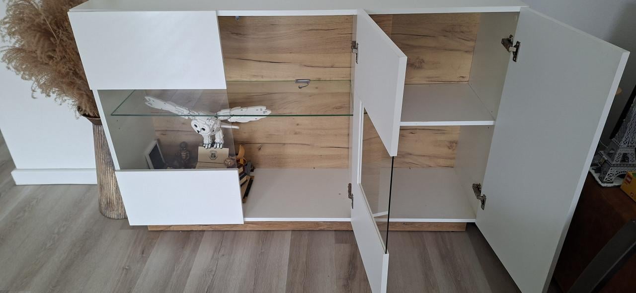 Te Koop, Dressoir 138x40 cm met verlichting
