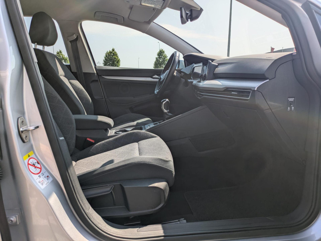Volkswagen Golf 1.0 tsi life business | trekhaak | camera | carplay | acc |