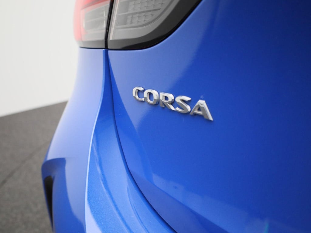 Opel Corsa 1.2 gs line | lmv | parkeer sensoren | half leder | dab | camera