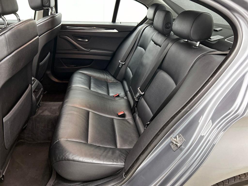 BMW 5 Serie 523i high executive | schuif/kanteldak |
