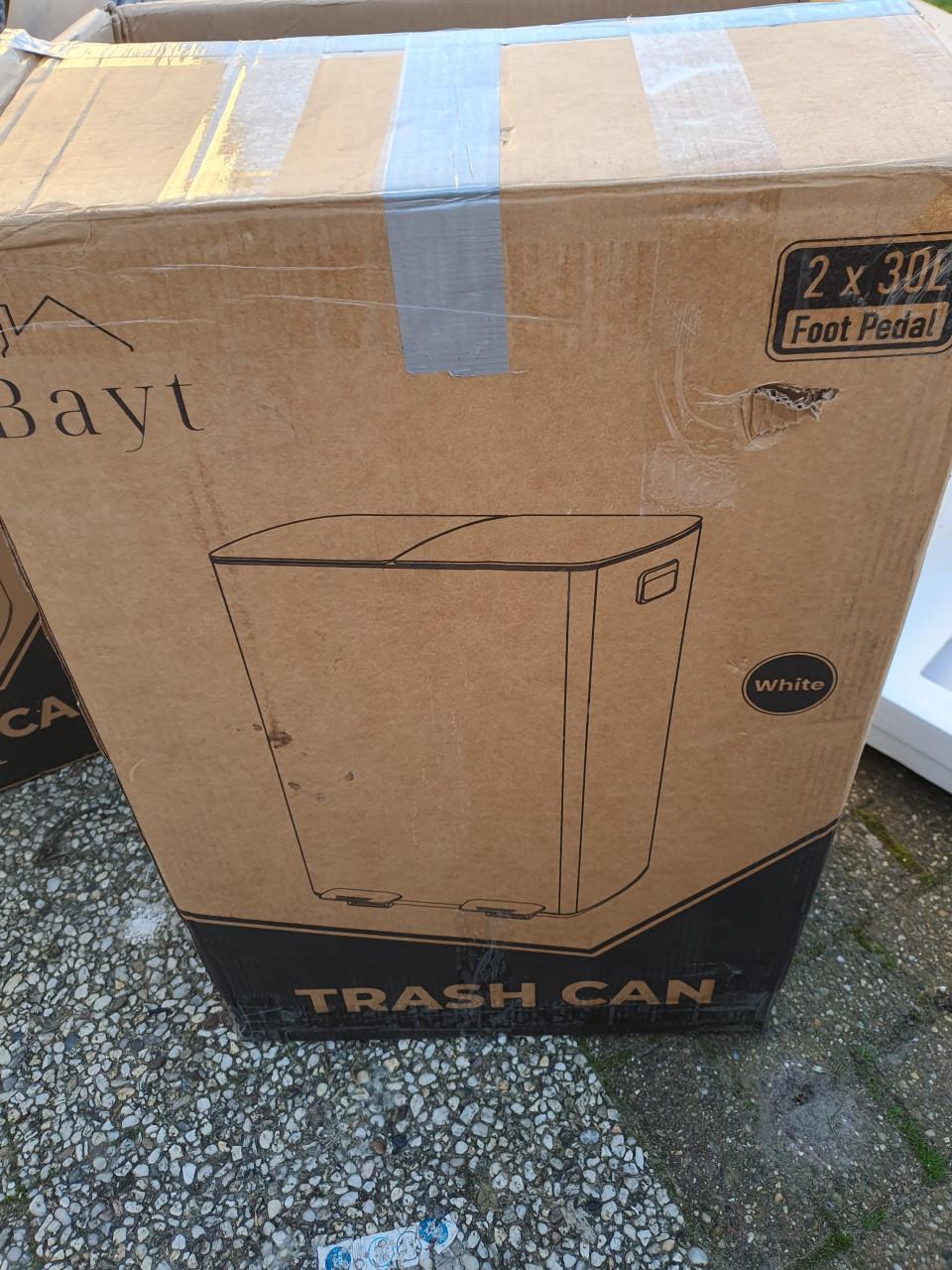 Bayt prullenbak 60 L wit | bijna nieuw, kleine deuk