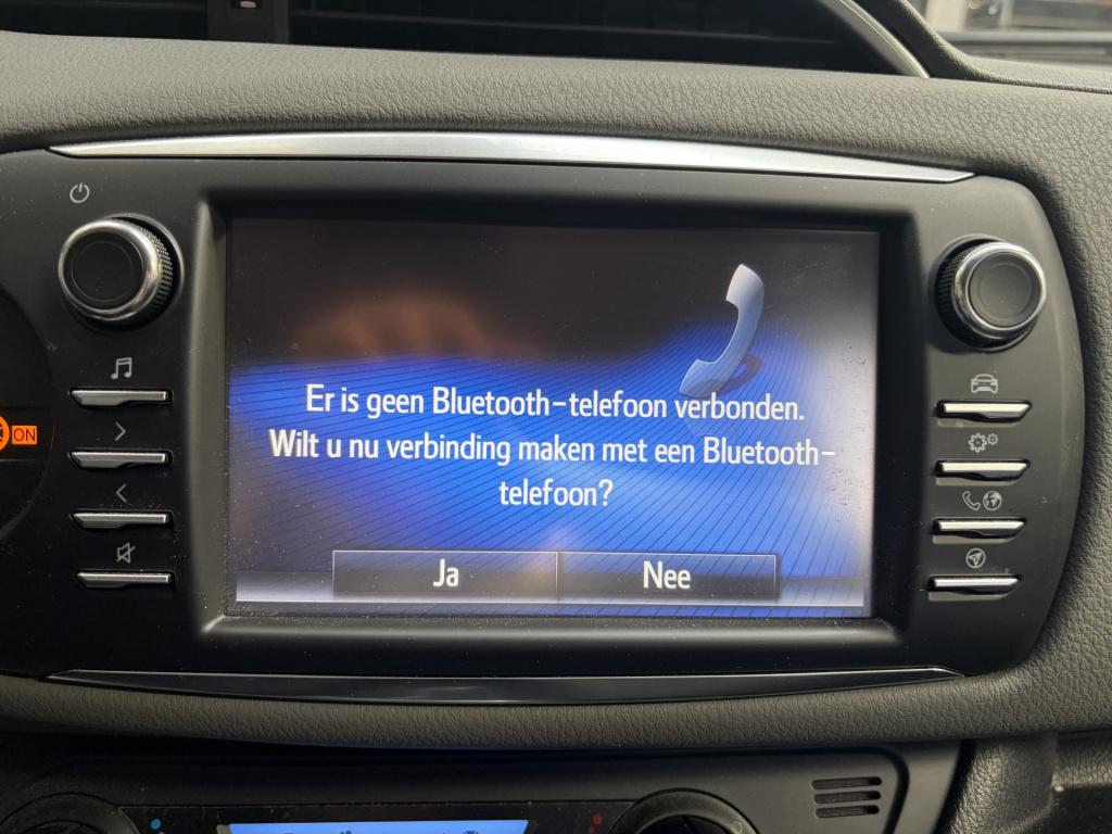 Toyota Yaris 1.5 hybrid dynamic | navi | climate | camera!