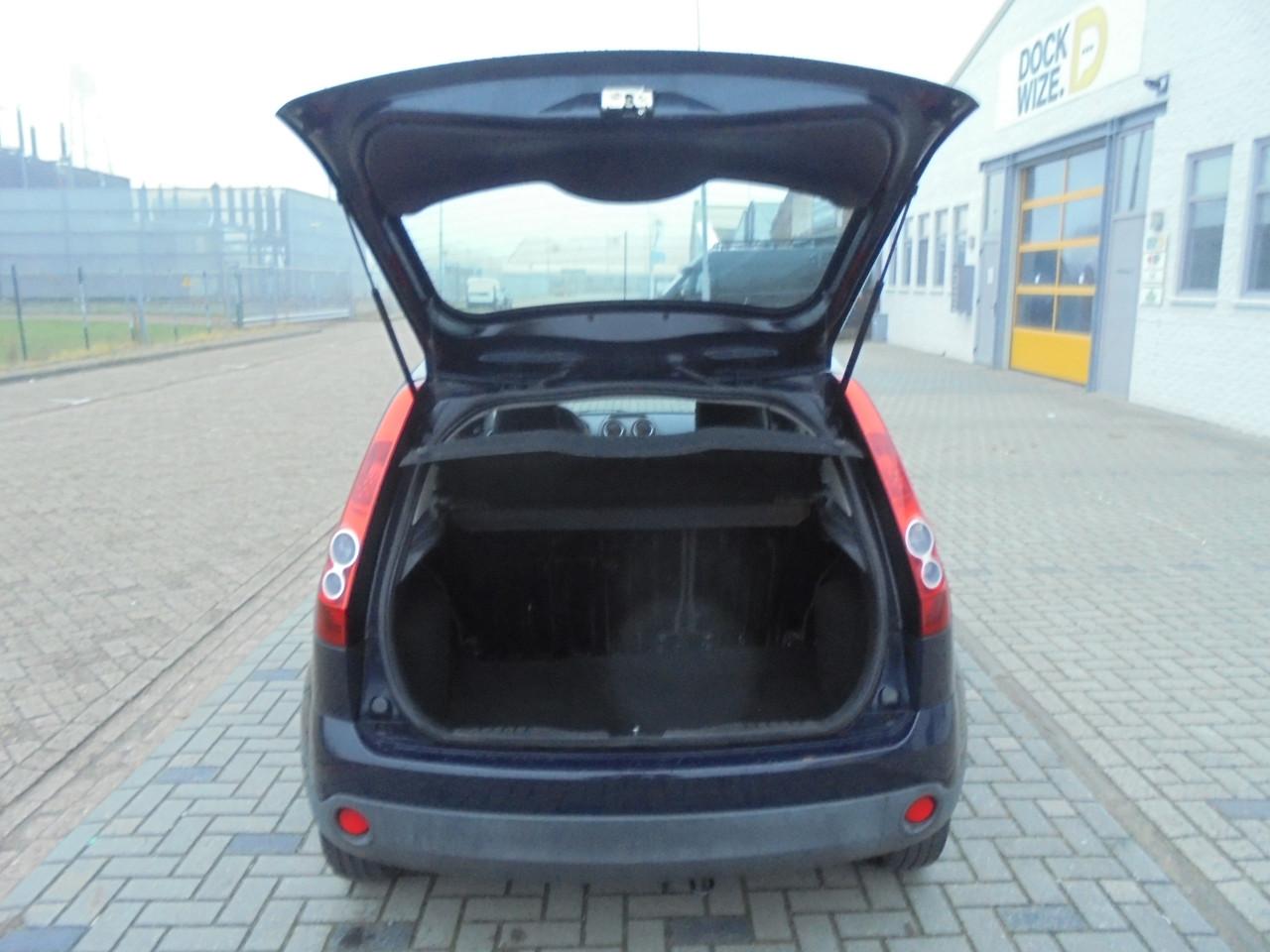 Fiesta 1.3 Cool & Sound,TWEEDE EIGENAAR 148.697 Km met N.A.P € 1995