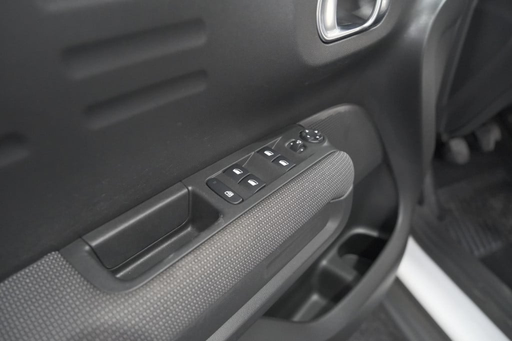 Citroen C3 Aircross puretech 110 feel | navigatie | parkeersensoren | clima