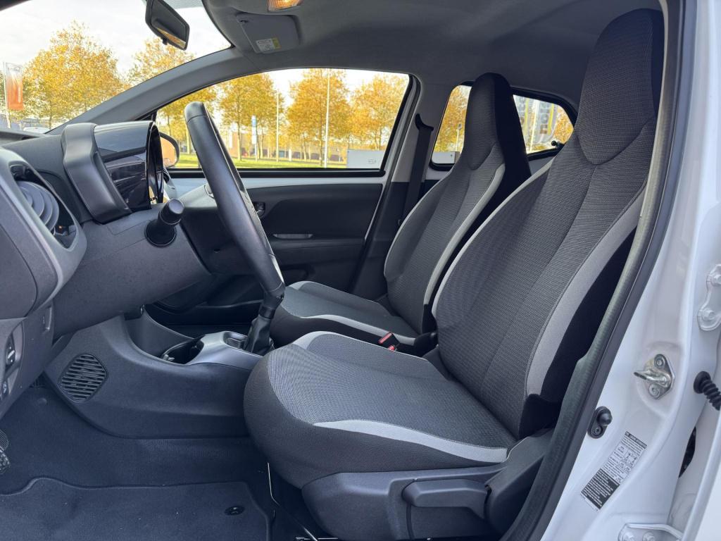 Toyota Aygo 1.0 vvt-i x-joy nl-auto, climate control!