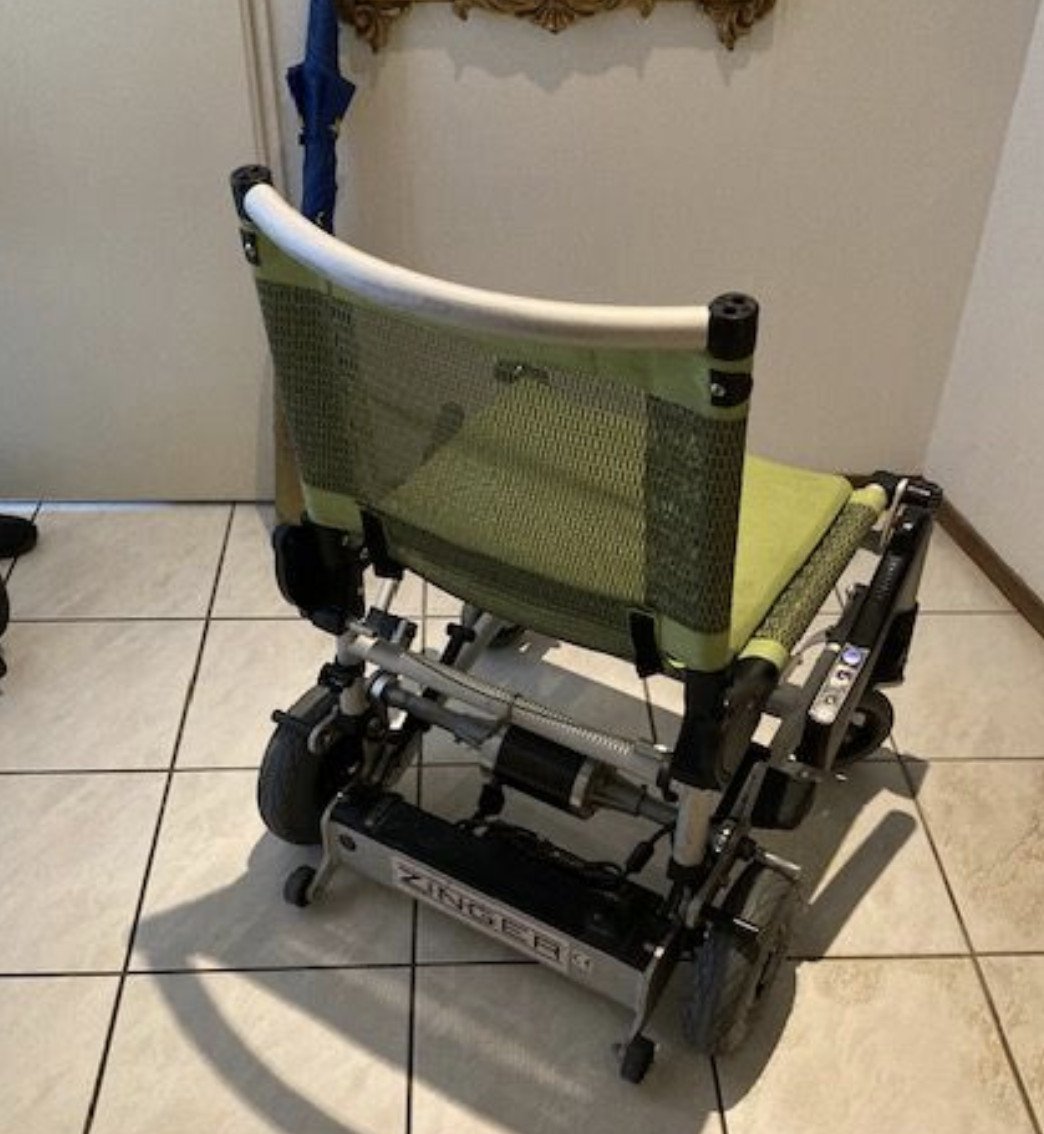 Inklapbare elektrische rolstoel