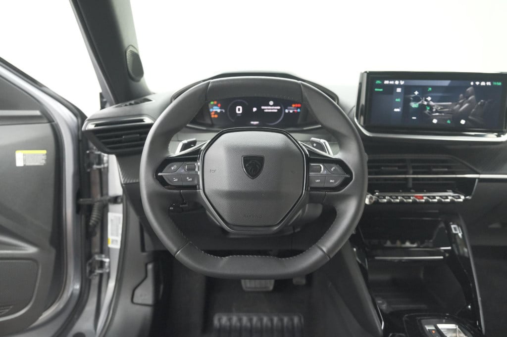 Peugeot 2008 puretech 130 eat8 allure | camera | navigatie | parkeersensore