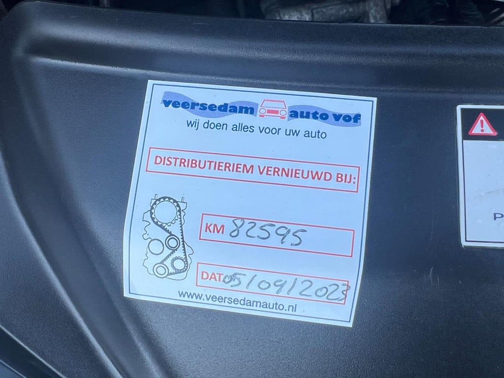 Peugeot 208 1.2 vti envy, navi, trekhaak enz...