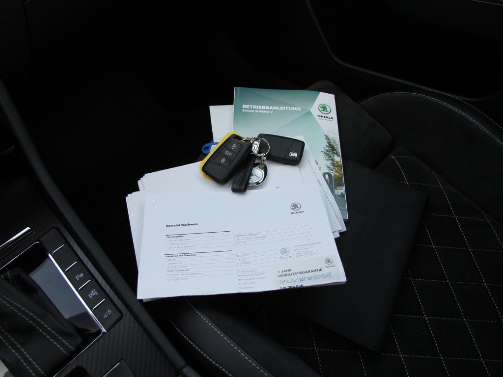 Skoda Superb combi 1.4 tsi iv 218pk sportline | pano dak | trekhaak
