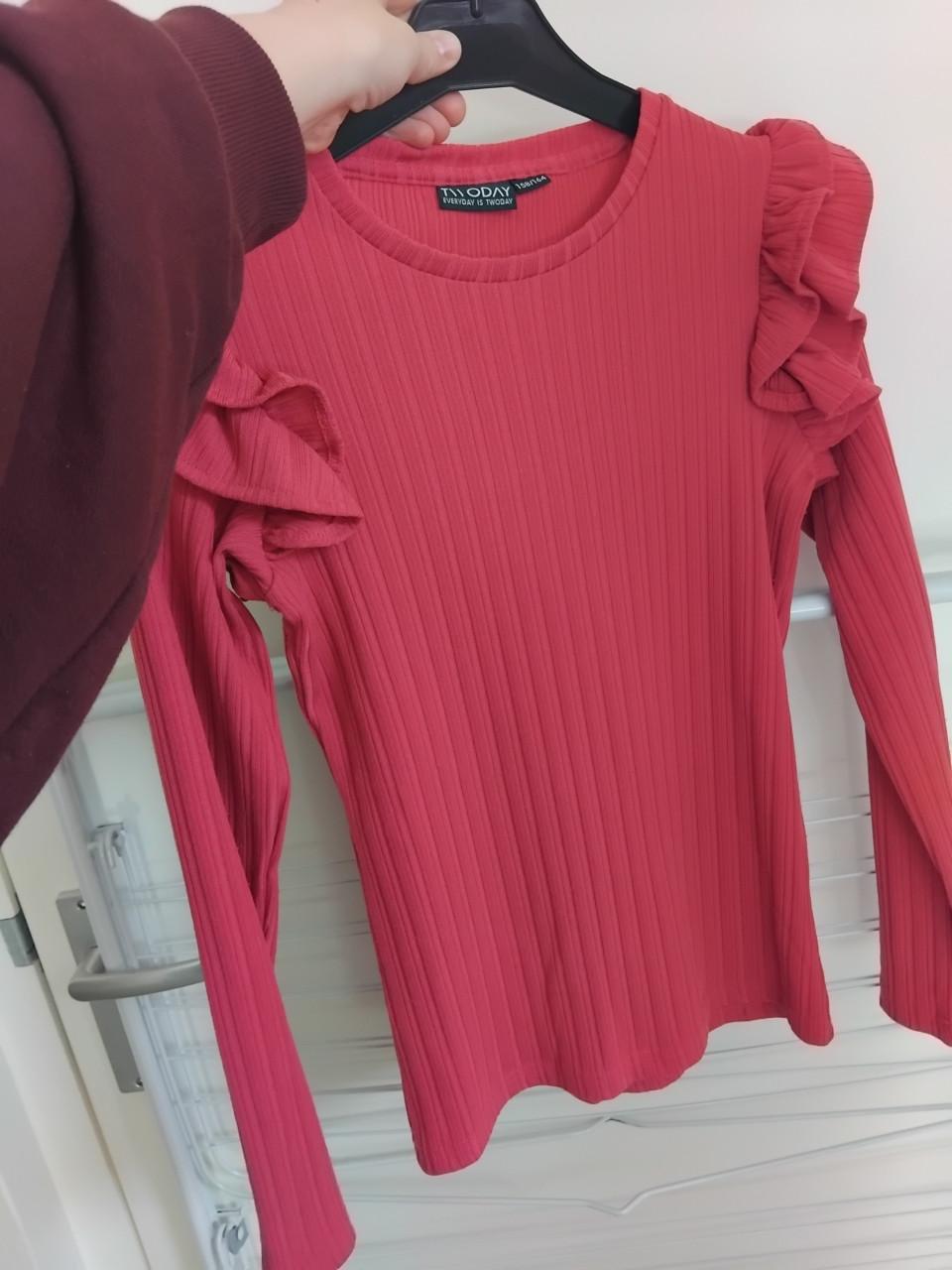 146/152 Flared jeans + Sweater + Roezeltop