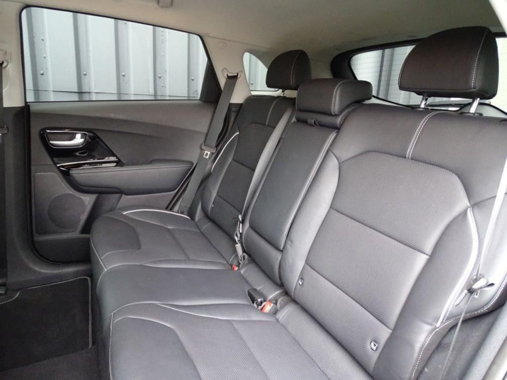 Kia E-niro executiveline 64 kwh incl. btw | led | stoelkoeling-en verwarmin