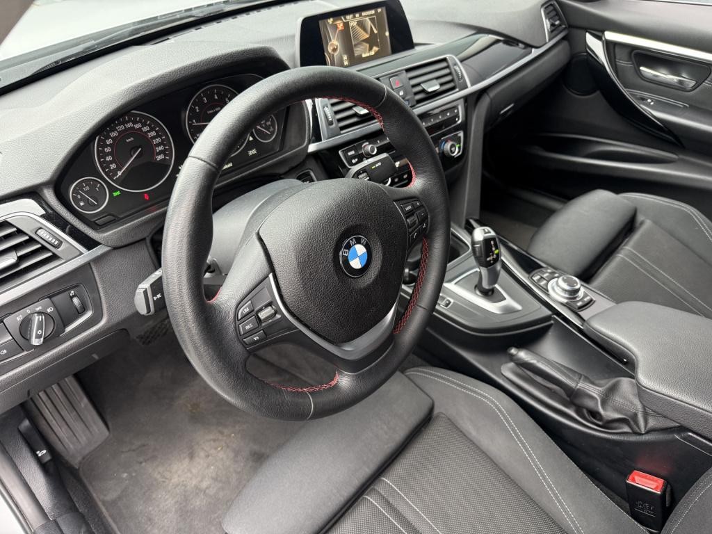 BMW 3-serie 318i automaat executive sportline sedan