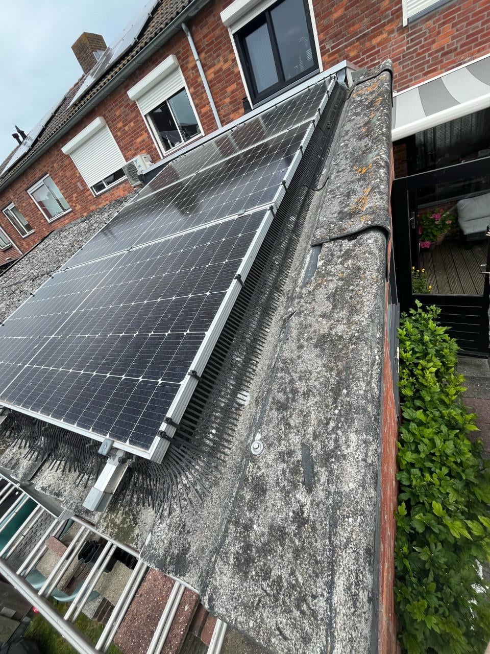 Zonnepanelen met omvormers
