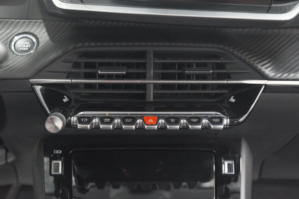 Peugeot 208 puretech 100 allure pack | camera | apple carplay | stoelverwar