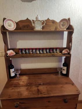 Grenen borden kast / vitrine kast / keukenkast