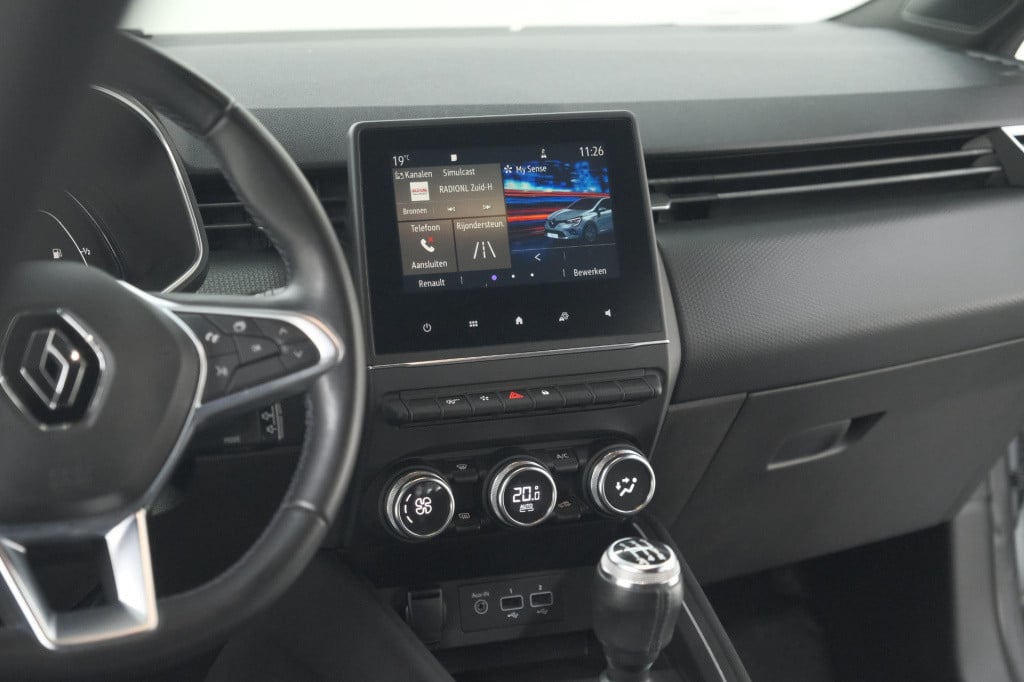 Renault Clio tce 100 intens | parkeersensoren | apple carplay | climate con